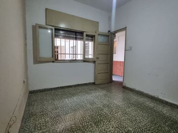 VENTA CASA 2 DORMITORIOS BARRIO GENERAL BUSTOS