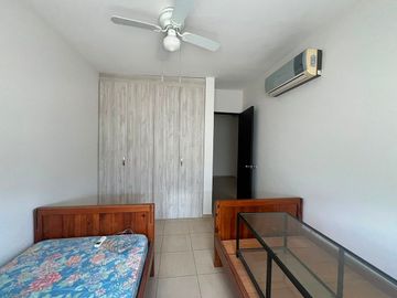 CASA EN RENTA COLINAS DEL HUAJUCO