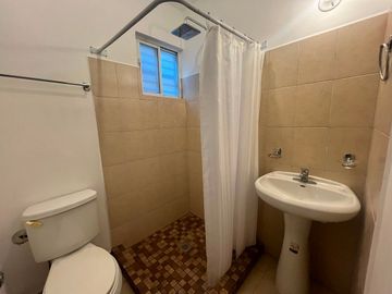 CASA EN RENTA COLINAS DEL HUAJUCO