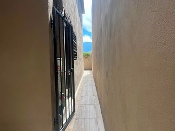 CASA EN RENTA COLINAS DEL HUAJUCO