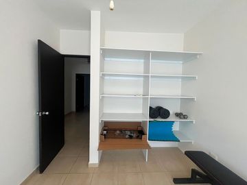 CASA EN RENTA COLINAS DEL HUAJUCO