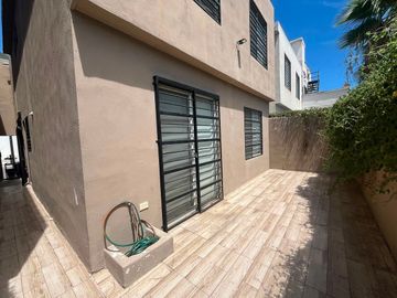 CASA EN RENTA COLINAS DEL HUAJUCO