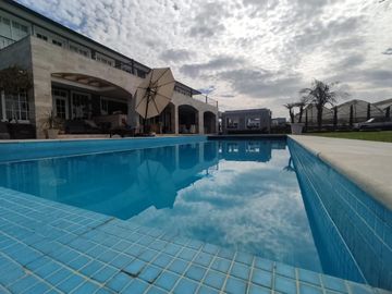 Venta Casa con Piscina Puembo