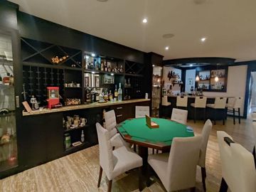 Venta Casa con Piscina Puembo