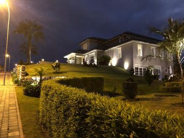 Venta Casa con Piscina Puembo