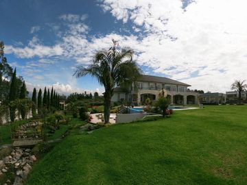 Venta Casa con Piscina Puembo