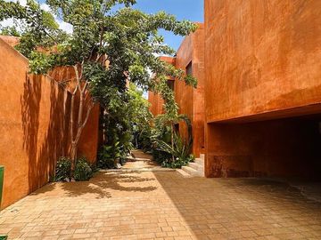 VILLA DE LUJO CENTRO DE MERIDA EN PRIVADA