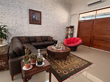 EN VENTA CASA DE 1 PLANTA EN LA REJOYADA CON PANELES SOLARES, KOMCHEN YUCATÁN