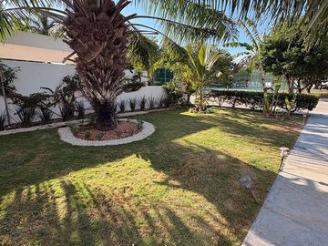 EN VENTA CASA DE 1 PLANTA EN LA REJOYADA CON PANELES SOLARES, KOMCHEN YUCATÁN