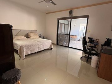 EN VENTA CASA DE 1 PLANTA EN LA REJOYADA CON PANELES SOLARES, KOMCHEN YUCATÁN