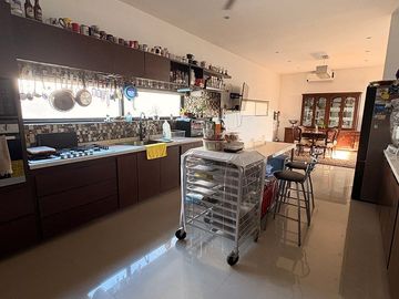 EN VENTA CASA DE 1 PLANTA EN LA REJOYADA CON PANELES SOLARES, KOMCHEN YUCATÁN