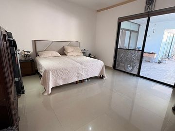 EN VENTA CASA DE 1 PLANTA EN LA REJOYADA CON PANELES SOLARES, KOMCHEN YUCATÁN