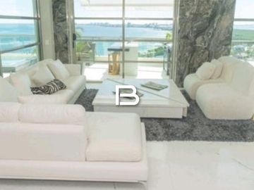 Departamento en Puerto Cancún