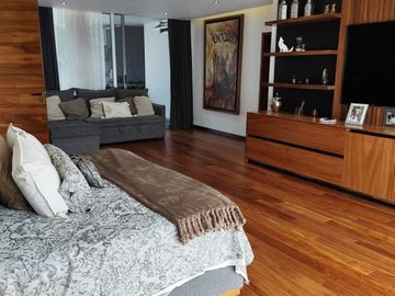 Residencia con alberca en venta en Jacarandas