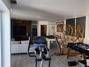 Residencia con alberca en venta en Jacarandas