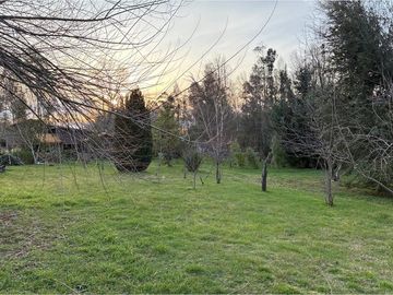 Terreno con galpón, 2 cabañas y vista al volcán