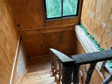 Terreno con galpón, 2 cabañas y vista al volcán