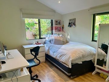 MARAVILLOSA!  EN CONDOMINIO, CERCA PORTAL