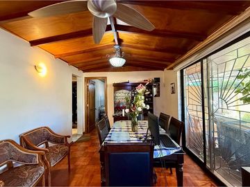 Casa a pasos de Av. Jose Miguel Carrera
