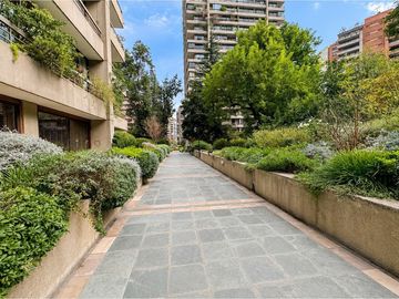Las Condes 240 m2, Sector El Golf