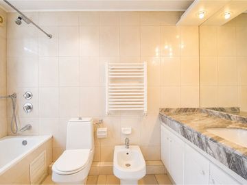 Las Condes 240 m2, Sector El Golf