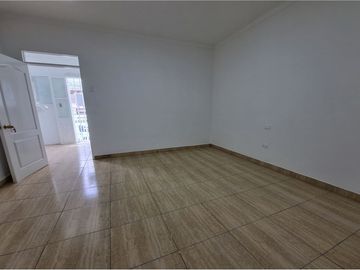 AMPLIA CASA 4D 3B SECTOR AVDA BRASIL
