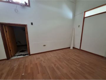 AMPLIA CASA 4D 3B SECTOR AVDA BRASIL