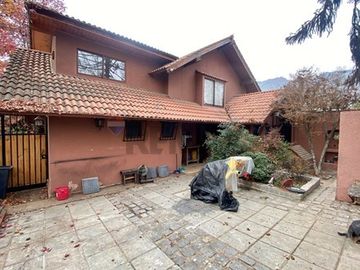 Oportunidad - Casa en Barrio Casa Grande Peñalolén