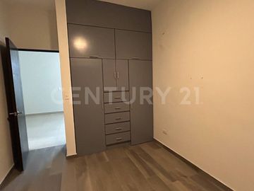 RENTA DE CASA EN COL. NEXXUS CRISTAL EN ESCOBEDO