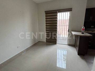 RENTA DE CASA EN COL. NEXXUS CRISTAL EN ESCOBEDO