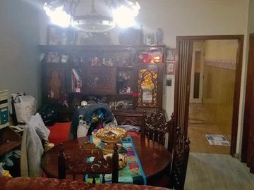 Venta de Casa 5 Amb. S/Lote 10x30M²  en San Justo - Muy  Buen Estado - Fondo  libre con Quincho