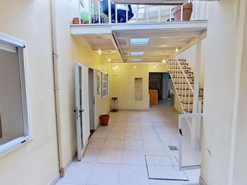 San Cristobal hermoso PH de 5 ambientes + escritorio/oficina + quincho, vivienda o uso profesional