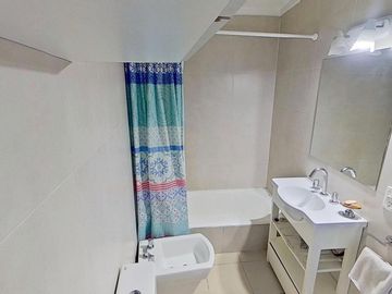 San Cristobal hermoso PH de 5 ambientes + escritorio/oficina + quincho, vivienda o uso profesional
