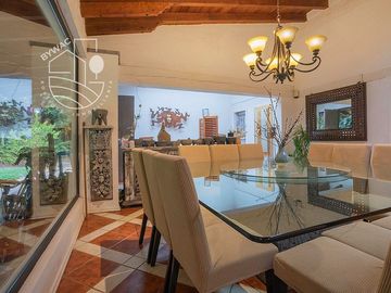Casa en venta con jardín y alberca, Avándaro