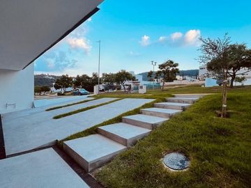 CASA NUEVA EN VENTA CON 3 RECÁMARAS + 1 ESTUDIO
