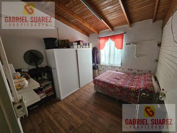 Casa esquina con Local, Departamento y casa - Venta - Gabriel Suarez