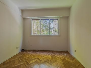 Departamento · Tres ambientes · Rivera Indarte al 100 · Flores