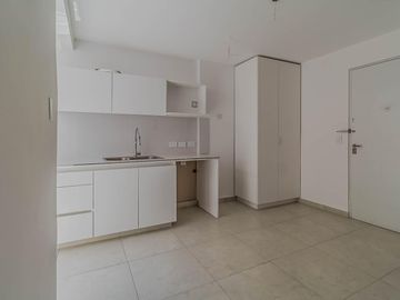 Departamento · Tres ambientes · Rivera Indarte al 100 · Flores