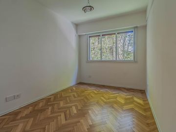 Departamento · Tres ambientes · Rivera Indarte al 100 · Flores