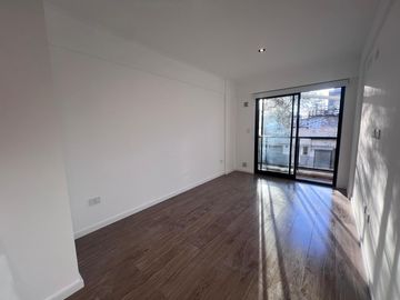 monoambiente a estrenar balcon al frente alquiler