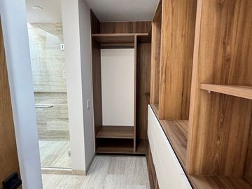 CASA RENTA FOGATA ALTOZANO Doble altura y Jardin 55m2, acabados de lujo.