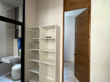 CASA AMUEBLADA RENTA ALTOZANO ROCA acabados de lujo. Sistema inteligente