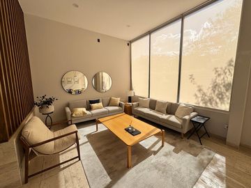 CASA AMUEBLADA RENTA ALTOZANO ROCA acabados de lujo. Sistema inteligente