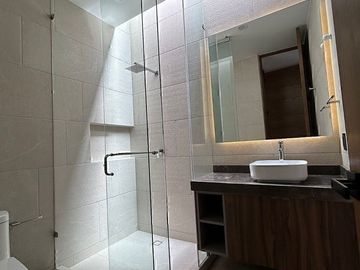 CASA AMUEBLADA RENTA ALTOZANO ROCA acabados de lujo. Sistema inteligente