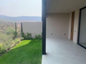 CASA AMUEBLADA RENTA ALTOZANO ROCA acabados de lujo. Sistema inteligente