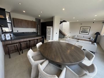 CASA AMUEBLADA RENTA ALTOZANO ROCA acabados de lujo. Sistema inteligente