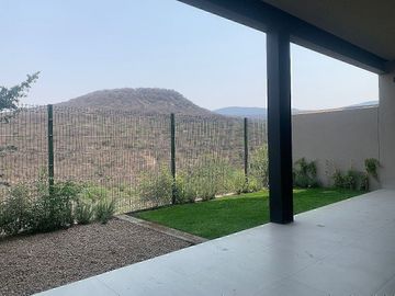 CASA AMUEBLADA RENTA ALTOZANO ROCA acabados de lujo. Sistema inteligente