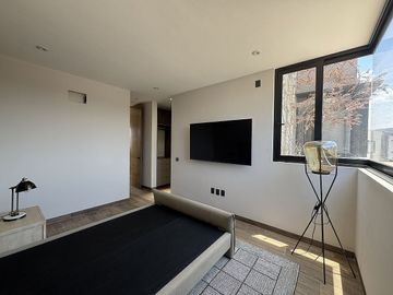 CASA AMUEBLADA RENTA ALTOZANO ROCA acabados de lujo. Sistema inteligente