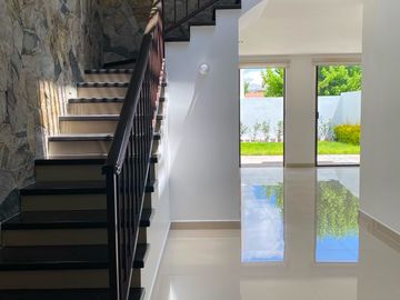 RENTA CASAS QUERETARO JURIQUILLA CUMBRES DEL LAGO TRIANA