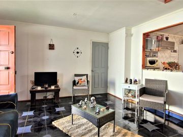 Parcela con casa en venta en Limache, 5.000 m2. - 125 M$